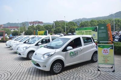 在新昌出行有多方便?定制公交、新能源车租赁、共享单车…