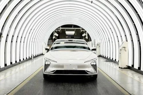 新能源汽车晚报丨小鹏汽车 迷信门 后续 小牛造车首款车像路虎
